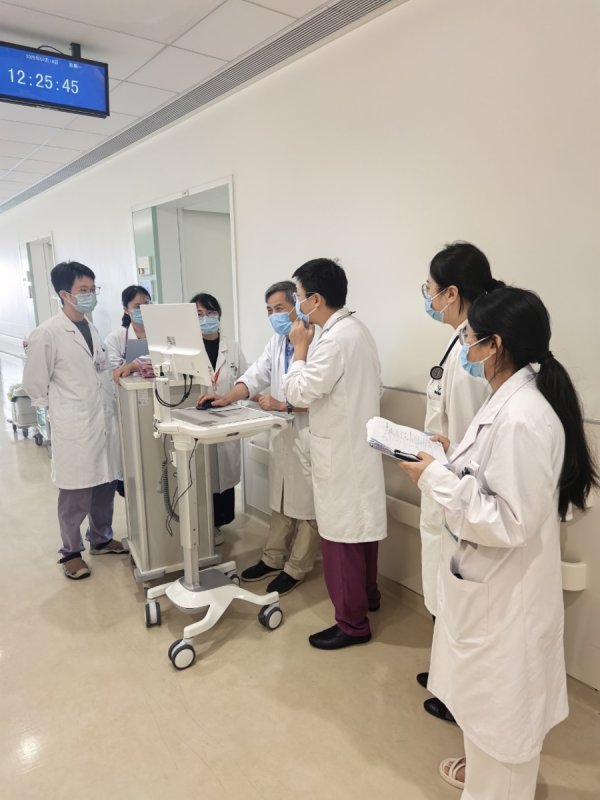 云燚网 临床急需药品临时进口通道助力国际前沿药物落沪，难治性白血病患儿重获生机