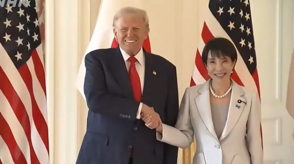 大牛时代 高市早苗献殷勤，连特朗普夫人都吃醋，有点女人样子吗？